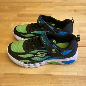 Boys Flex-Glow Skechers size 2.5